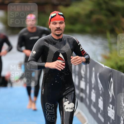 25.08.2024 - Elbe Triathlon Hamburg H.Heesch http://msf.ph/oto/6832642 25.08.2024 08:31:52 Schwimmen 34, 40, 71, 75, 81, 89, 92, 100 meine-sportfotos.de