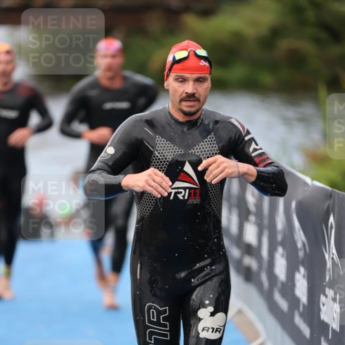 25.08.2024 - Elbe Triathlon Hamburg H.Heesch http://msf.ph/oto/6832651 25.08.2024 08:31:52 Schwimmen 34, 40, 71, 75, 81, 89, 92, 100 meine-sportfotos.de