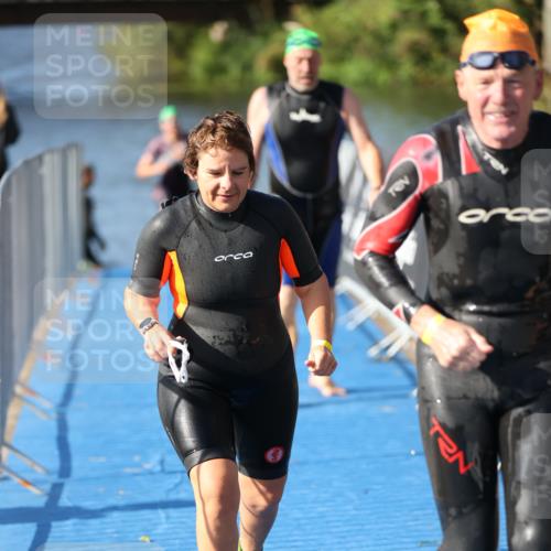 25.08.2024 - Elbe Triathlon Hamburg H.Heesch http://msf.ph/oto/6832655 25.08.2024 09:40:21 Schwimmen 459, 477, 527 meine-sportfotos.de