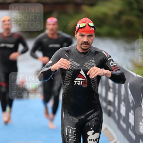 25.08.2024 - Elbe Triathlon Hamburg H.Heesch http://msf.ph/oto/6832656 25.08.2024 08:31:52 Schwimmen 34, 40, 71, 75, 81, 89, 92, 100 meine-sportfotos.de