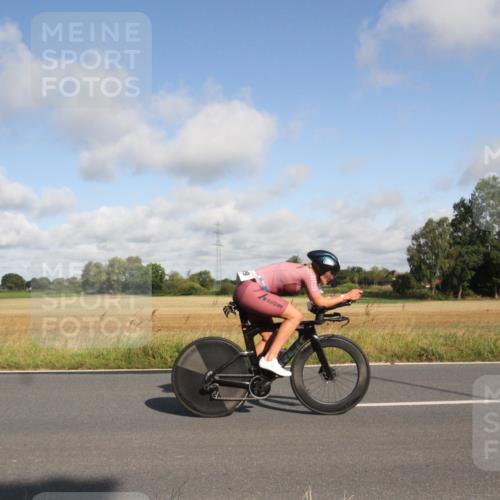 25.08.2024 - Elbe Triathlon Hamburg Fuchs,  Jonas http://msf.ph/oto/6832657 25.08.2024 09:44:45 Radfahren 516, 330, 168 meine-sportfotos.de