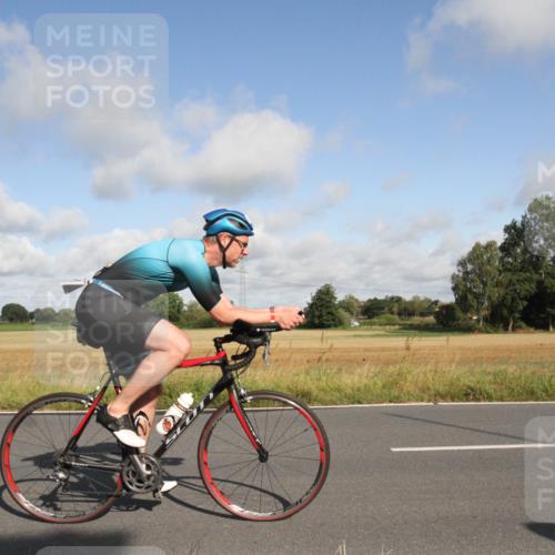 25.08.2024 - Elbe Triathlon Hamburg Fuchs,  Jonas http://msf.ph/oto/6832664 25.08.2024 09:44:47 Radfahren 330, 168, 211 meine-sportfotos.de