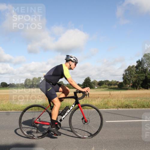 25.08.2024 - Elbe Triathlon Hamburg Fuchs,  Jonas http://msf.ph/oto/6832673 25.08.2024 09:44:52 Radfahren 330, 168, 211, 450, 154, 512 meine-sportfotos.de