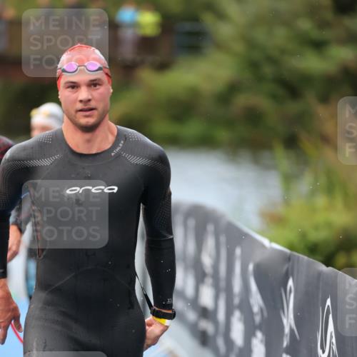 25.08.2024 - Elbe Triathlon Hamburg H.Heesch http://msf.ph/oto/6832687 25.08.2024 08:31:55 Schwimmen 34, 39, 40, 71, 75, 81, 89, 92, 100 meine-sportfotos.de