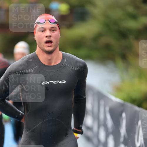 25.08.2024 - Elbe Triathlon Hamburg H.Heesch http://msf.ph/oto/6832695 25.08.2024 08:31:56 Schwimmen 34, 39, 40, 71, 75, 81, 89, 92, 100 meine-sportfotos.de