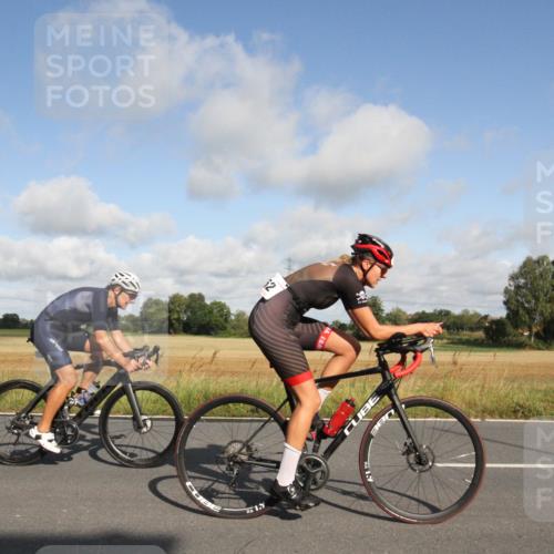 25.08.2024 - Elbe Triathlon Hamburg Fuchs,  Jonas http://msf.ph/oto/6832701 25.08.2024 09:45:09 Radfahren 462, 438, 152, 469, 550, 274, 551, 254 meine-sportfotos.de