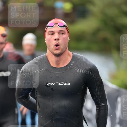 25.08.2024 - Elbe Triathlon Hamburg H.Heesch http://msf.ph/oto/6832708 25.08.2024 08:31:56 Schwimmen 34, 39, 40, 71, 75, 81, 89, 92, 100 meine-sportfotos.de