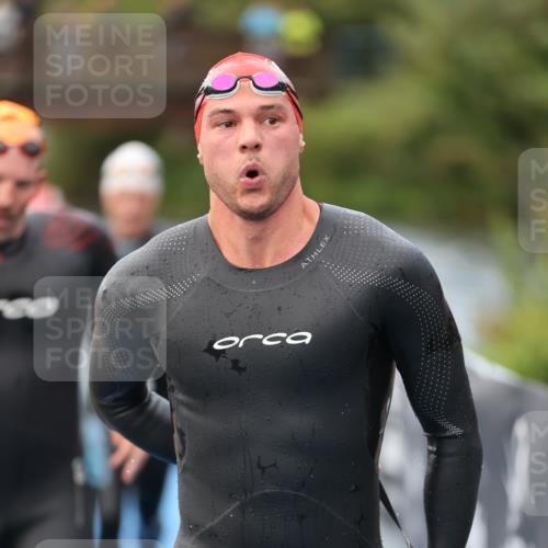 25.08.2024 - Elbe Triathlon Hamburg H.Heesch http://msf.ph/oto/6832712 25.08.2024 08:31:56 Schwimmen 34, 39, 40, 71, 75, 81, 89, 92, 100 meine-sportfotos.de