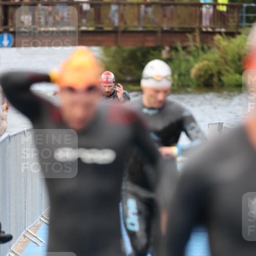 25.08.2024 - Elbe Triathlon Hamburg H.Heesch http://msf.ph/oto/6832721 25.08.2024 08:31:56 Schwimmen 34, 39, 40, 71, 75, 81, 89, 92, 100 meine-sportfotos.de