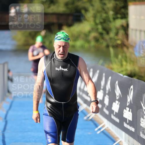 25.08.2024 - Elbe Triathlon Hamburg H.Heesch http://msf.ph/oto/6832735 25.08.2024 09:40:25 Schwimmen 459, 477, 490, 527 meine-sportfotos.de