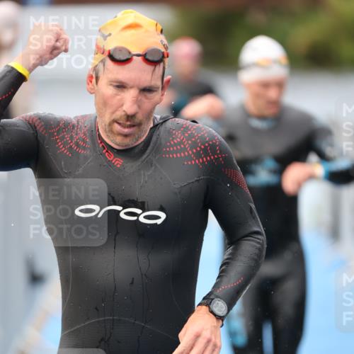 25.08.2024 - Elbe Triathlon Hamburg H.Heesch http://msf.ph/oto/6832739 25.08.2024 08:31:57 Schwimmen 34, 39, 40, 71, 75, 81, 89, 92, 100 meine-sportfotos.de