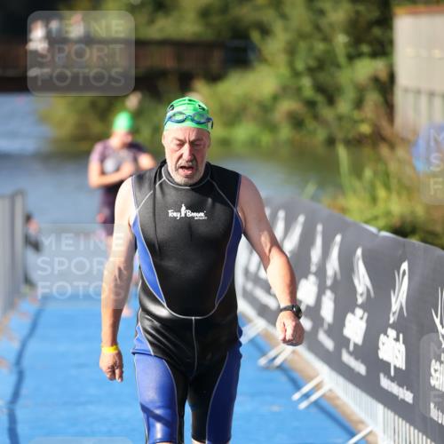 25.08.2024 - Elbe Triathlon Hamburg H.Heesch http://msf.ph/oto/6832742 25.08.2024 09:40:25 Schwimmen 459, 477, 490, 527 meine-sportfotos.de