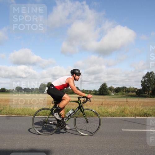 25.08.2024 - Elbe Triathlon Hamburg Fuchs,  Jonas http://msf.ph/oto/6832743 25.08.2024 09:45:23 Radfahren 385, 407, 345, 475, 305, 495, 355, 401, 131, 138 meine-sportfotos.de