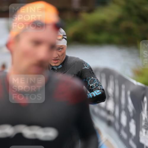 25.08.2024 - Elbe Triathlon Hamburg H.Heesch http://msf.ph/oto/6832764 25.08.2024 08:31:58 Schwimmen 34, 39, 40, 71, 75, 81, 89, 92, 100 meine-sportfotos.de