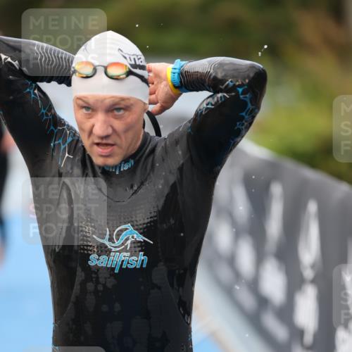 25.08.2024 - Elbe Triathlon Hamburg H.Heesch http://msf.ph/oto/6832778 25.08.2024 08:31:59 Schwimmen 34, 39, 40, 71, 75, 81, 89, 92, 100 meine-sportfotos.de