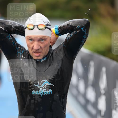 25.08.2024 - Elbe Triathlon Hamburg H.Heesch http://msf.ph/oto/6832784 25.08.2024 08:31:59 Schwimmen 34, 39, 40, 71, 75, 81, 89, 92, 100 meine-sportfotos.de