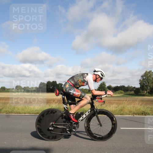 25.08.2024 - Elbe Triathlon Hamburg Fuchs,  Jonas http://msf.ph/oto/6832786 25.08.2024 09:45:41 Radfahren 277, 520, 351, 170, 383, 391, 483 meine-sportfotos.de