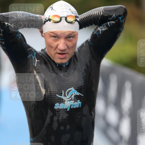 25.08.2024 - Elbe Triathlon Hamburg H.Heesch http://msf.ph/oto/6832798 25.08.2024 08:31:59 Schwimmen 34, 39, 40, 71, 75, 81, 89, 92, 100 meine-sportfotos.de