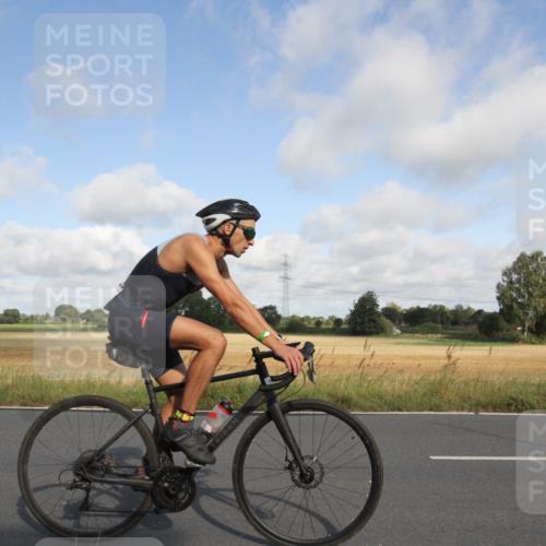 25.08.2024 - Elbe Triathlon Hamburg Fuchs,  Jonas http://msf.ph/oto/6832806 25.08.2024 09:45:49 Radfahren 391, 483, 547, 214, 137, 514, 476, 418 meine-sportfotos.de
