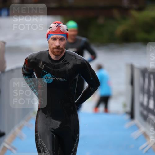 25.08.2024 - Elbe Triathlon Hamburg H.Heesch http://msf.ph/oto/6832834 25.08.2024 08:32:01 Schwimmen 34, 39, 56, 71, 75, 81, 89, 92, 100 meine-sportfotos.de