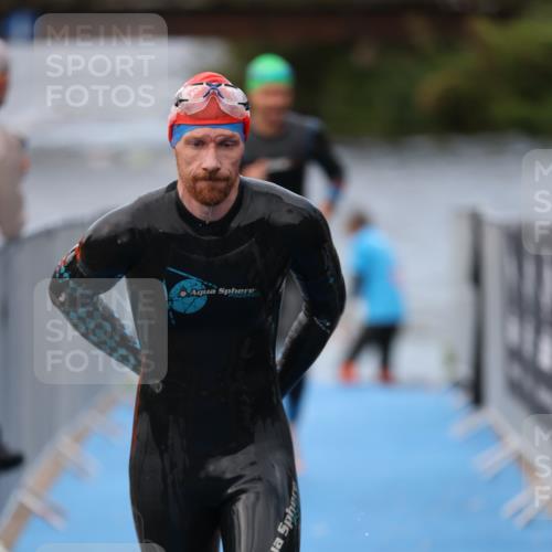 25.08.2024 - Elbe Triathlon Hamburg H.Heesch http://msf.ph/oto/6832855 25.08.2024 08:32:02 Schwimmen 34, 39, 56, 71, 75, 81, 89, 92, 100 meine-sportfotos.de
