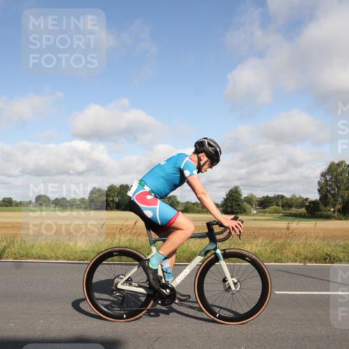 25.08.2024 - Elbe Triathlon Hamburg Fuchs,  Jonas http://msf.ph/oto/6832861 25.08.2024 09:46:13 Radfahren 539, 321, 473 meine-sportfotos.de