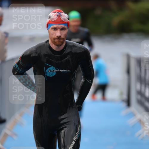 25.08.2024 - Elbe Triathlon Hamburg H.Heesch http://msf.ph/oto/6832863 25.08.2024 08:32:02 Schwimmen 34, 39, 56, 71, 75, 81, 89, 92, 100 meine-sportfotos.de