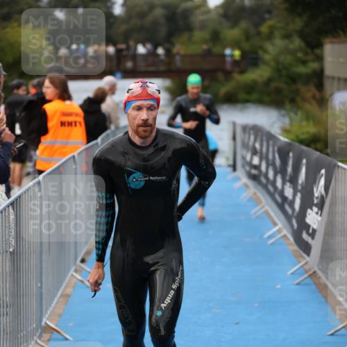 25.08.2024 - Elbe Triathlon Hamburg H.Heesch http://msf.ph/oto/6832876 25.08.2024 08:32:03 Schwimmen 34, 39, 56, 71, 75, 81, 89, 92, 100 meine-sportfotos.de