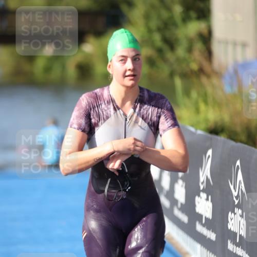 25.08.2024 - Elbe Triathlon Hamburg H.Heesch http://msf.ph/oto/6832879 25.08.2024 09:40:31 Schwimmen 455, 459, 490, 527 meine-sportfotos.de