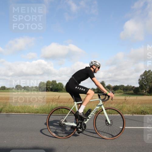 25.08.2024 - Elbe Triathlon Hamburg Fuchs,  Jonas http://msf.ph/oto/6832882 25.08.2024 09:46:34 Radfahren 339, 250, 313, 173, 312, 286 meine-sportfotos.de