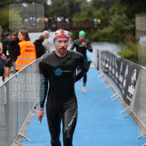 25.08.2024 - Elbe Triathlon Hamburg H.Heesch http://msf.ph/oto/6832884 25.08.2024 08:32:03 Schwimmen 34, 39, 56, 71, 75, 81, 89, 92, 100 meine-sportfotos.de