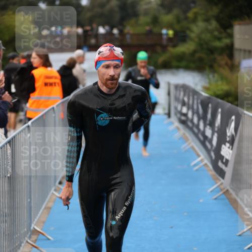 25.08.2024 - Elbe Triathlon Hamburg H.Heesch http://msf.ph/oto/6832888 25.08.2024 08:32:03 Schwimmen 34, 39, 56, 71, 75, 81, 89, 92, 100 meine-sportfotos.de