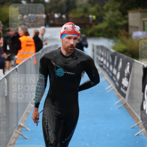 25.08.2024 - Elbe Triathlon Hamburg H.Heesch http://msf.ph/oto/6832921 25.08.2024 08:32:03 Schwimmen 34, 39, 56, 71, 75, 81, 89, 92, 100 meine-sportfotos.de