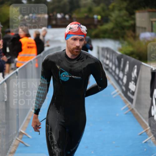 25.08.2024 - Elbe Triathlon Hamburg H.Heesch http://msf.ph/oto/6832926 25.08.2024 08:32:03 Schwimmen 34, 39, 56, 71, 75, 81, 89, 92, 100 meine-sportfotos.de
