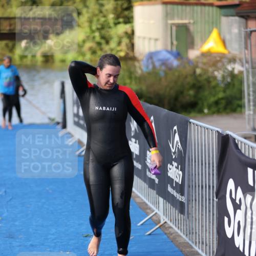 25.08.2024 - Elbe Triathlon Hamburg H.Heesch http://msf.ph/oto/6832929 25.08.2024 09:40:56 Schwimmen 455, 490 meine-sportfotos.de