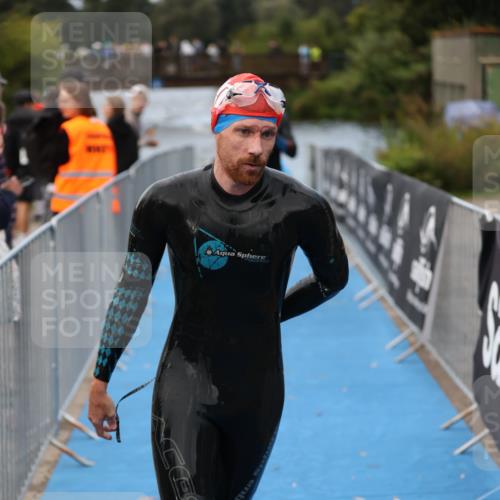 25.08.2024 - Elbe Triathlon Hamburg H.Heesch http://msf.ph/oto/6832930 25.08.2024 08:32:04 Schwimmen 34, 39, 56, 71, 75, 81, 89, 92, 100 meine-sportfotos.de
