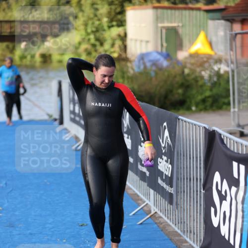 25.08.2024 - Elbe Triathlon Hamburg H.Heesch http://msf.ph/oto/6832938 25.08.2024 09:40:56 Schwimmen 455, 490 meine-sportfotos.de