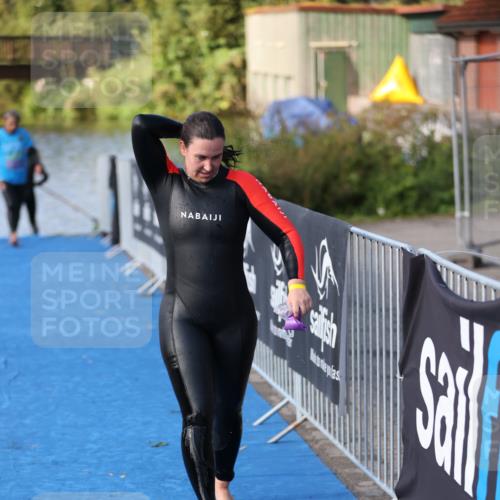 25.08.2024 - Elbe Triathlon Hamburg H.Heesch http://msf.ph/oto/6832954 25.08.2024 09:40:56 Schwimmen 455, 490 meine-sportfotos.de