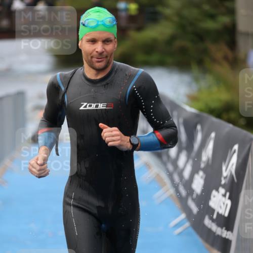 25.08.2024 - Elbe Triathlon Hamburg H.Heesch http://msf.ph/oto/6832957 25.08.2024 08:32:05 Schwimmen 34, 39, 56, 75, 81, 89, 92, 100 meine-sportfotos.de