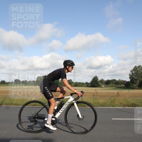 25.08.2024 - Elbe Triathlon Hamburg Fuchs,  Jonas http://msf.ph/oto/6832960 25.08.2024 09:47:21 Radfahren 540, 400, 136, 532, 487, 441, 271, 488 meine-sportfotos.de
