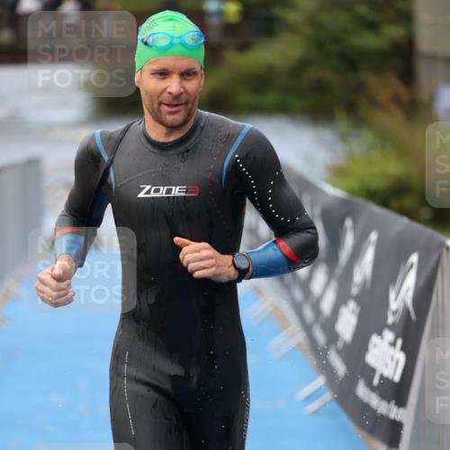 25.08.2024 - Elbe Triathlon Hamburg H.Heesch http://msf.ph/oto/6832964 25.08.2024 08:32:05 Schwimmen 34, 39, 56, 75, 81, 89, 92, 100 meine-sportfotos.de