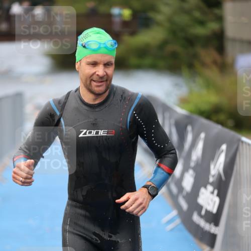 25.08.2024 - Elbe Triathlon Hamburg H.Heesch http://msf.ph/oto/6832970 25.08.2024 08:32:05 Schwimmen 34, 39, 56, 75, 81, 89, 92, 100 meine-sportfotos.de