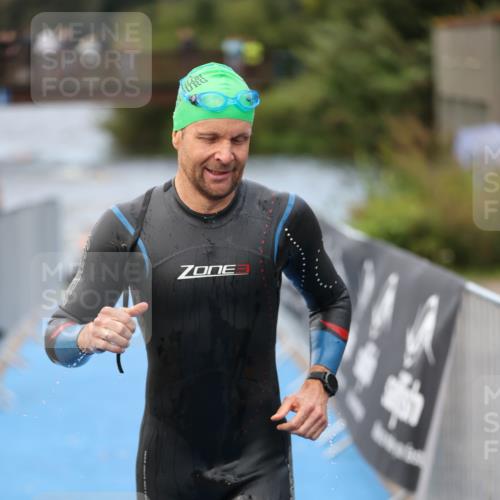 25.08.2024 - Elbe Triathlon Hamburg H.Heesch http://msf.ph/oto/6832978 25.08.2024 08:32:06 Schwimmen 34, 39, 56, 75, 81, 89, 92, 100 meine-sportfotos.de