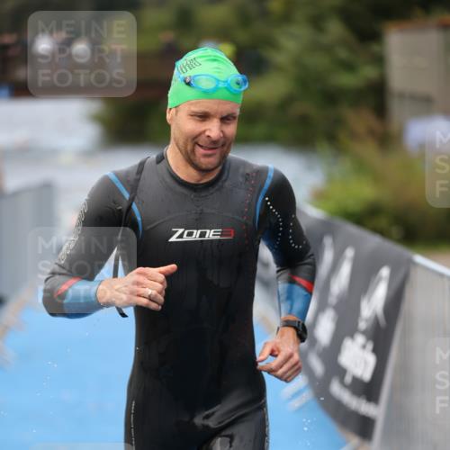 25.08.2024 - Elbe Triathlon Hamburg H.Heesch http://msf.ph/oto/6832982 25.08.2024 08:32:06 Schwimmen 34, 39, 56, 75, 81, 89, 92, 100 meine-sportfotos.de