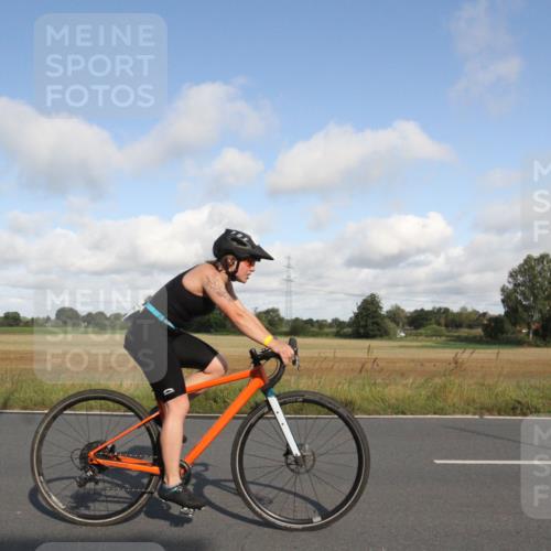 25.08.2024 - Elbe Triathlon Hamburg Fuchs,  Jonas http://msf.ph/oto/6832985 25.08.2024 09:47:28 Radfahren 441, 271, 488, 493, 223, 245 meine-sportfotos.de