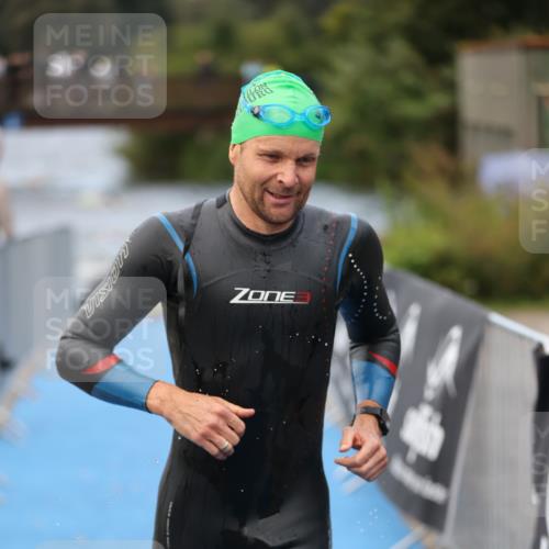 25.08.2024 - Elbe Triathlon Hamburg H.Heesch http://msf.ph/oto/6832986 25.08.2024 08:32:06 Schwimmen 34, 39, 56, 75, 81, 89, 92, 100 meine-sportfotos.de