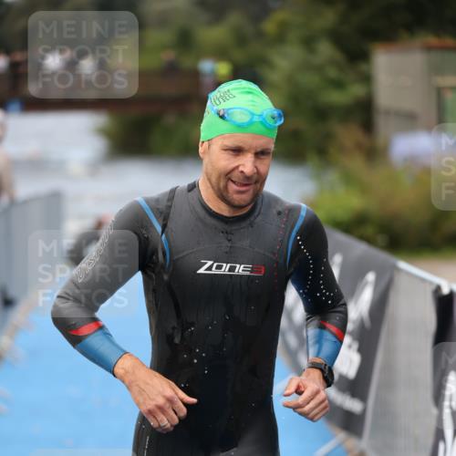25.08.2024 - Elbe Triathlon Hamburg H.Heesch http://msf.ph/oto/6832989 25.08.2024 08:32:06 Schwimmen 34, 39, 56, 75, 81, 89, 92, 100 meine-sportfotos.de