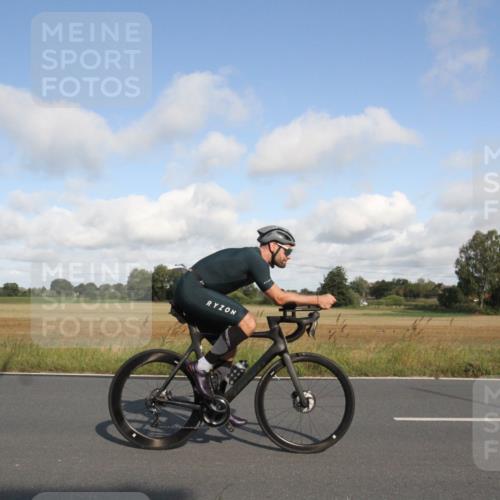 25.08.2024 - Elbe Triathlon Hamburg Fuchs,  Jonas http://msf.ph/oto/6832990 25.08.2024 09:47:31 Radfahren 271, 488, 493, 223, 245 meine-sportfotos.de