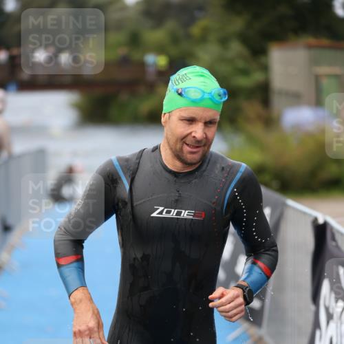 25.08.2024 - Elbe Triathlon Hamburg H.Heesch http://msf.ph/oto/6832995 25.08.2024 08:32:06 Schwimmen 34, 39, 56, 75, 81, 89, 92, 100 meine-sportfotos.de