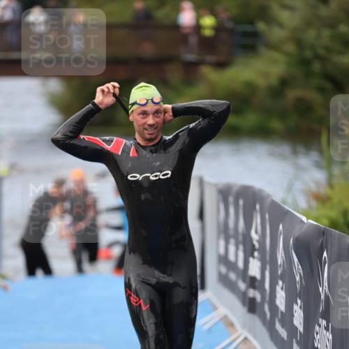 25.08.2024 - Elbe Triathlon Hamburg H.Heesch http://msf.ph/oto/6833000 25.08.2024 08:32:16 Schwimmen 34, 39, 56, 75, 76, 77, 89, 92 meine-sportfotos.de